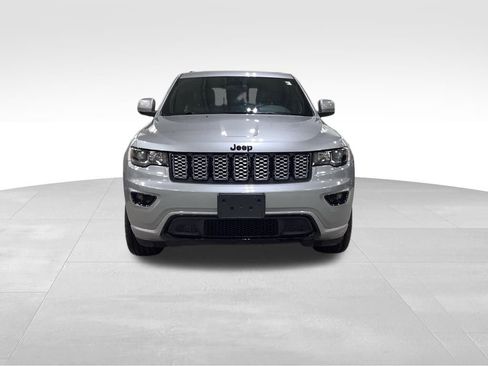 Used 2021 Jeep Grand Cherokee Laredo X image 3