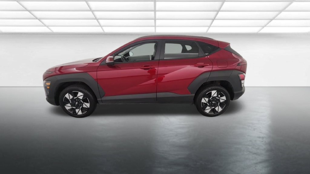 Used 2024 Hyundai Kona SEL AWD/4WD image 3