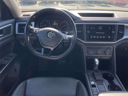 Used 2019 Volkswagen Atlas SE w/ Panoramic Sunroof Package image 3