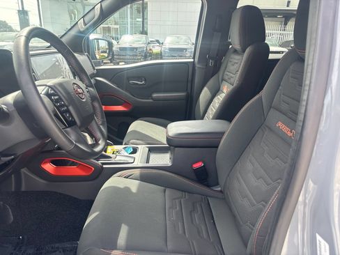 Used 2025 Nissan Frontier Pro-X RWD image 12