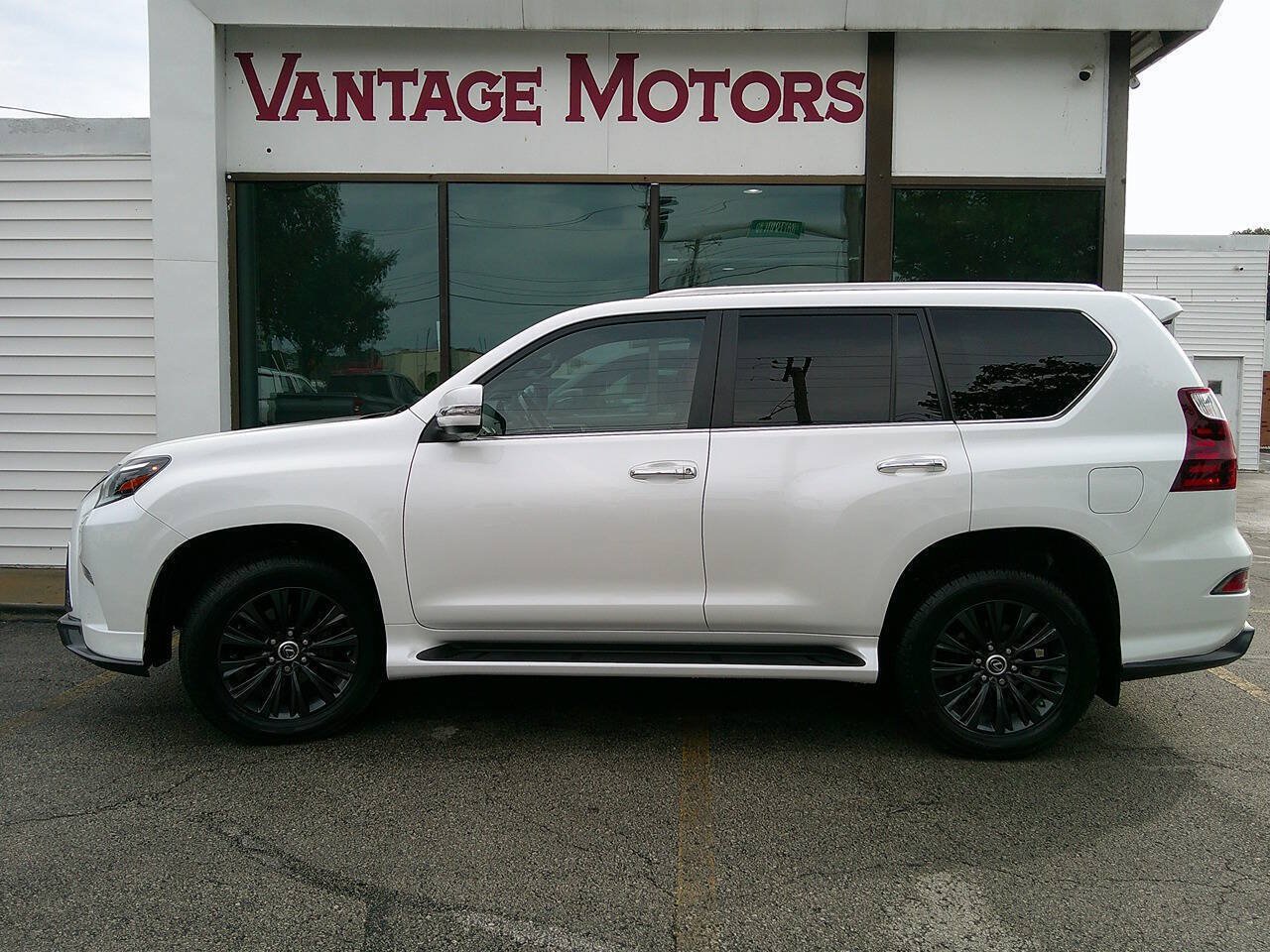 Used 2022 Lexus GX 460 Luxury w/ Sport Design Package AWD/4WD image 8