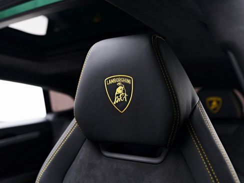 Used 2021 Lamborghini Urus image 51