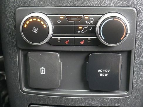 Used 2022 Ford Explorer Platinum w/ Equipment Group 601A AWD/4WD image 62