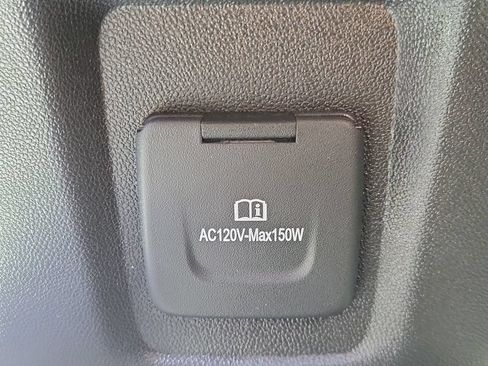 Used 2022 Chevrolet Equinox Premier AWD/4WD image 16