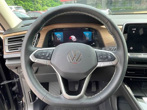 Used 2024 Volkswagen Atlas SE image 11