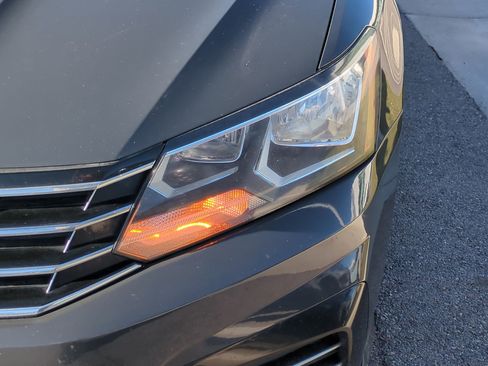 Used 2017 Volkswagen Passat 1.8T R-Line image 12