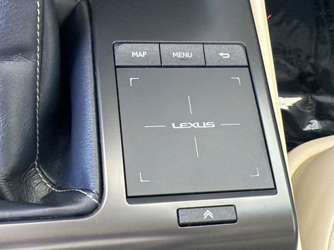 Used 2023 Lexus GX 460 Luxury w/ Sport Design Package AWD/4WD image 18