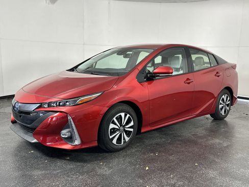 Used 2018 Toyota Prius Prime Advanced w/ Carpet Mat Package image 4