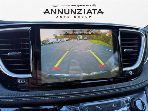 New 2026 Chrysler Pacifica Select image 23