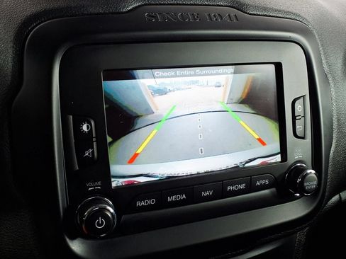 Used 2017 Jeep Renegade Altitude FWD image 25