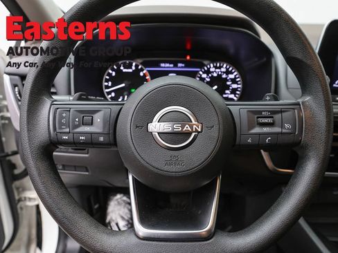 Used 2023 Nissan Rogue S AWD/4WD image 10