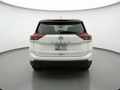Used 2025 Nissan Rogue SV image 7