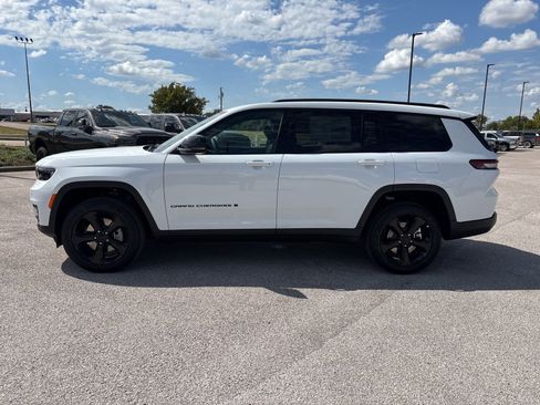 New 2025 Jeep Grand Cherokee L Limited w/ Black Appearance Package image 2