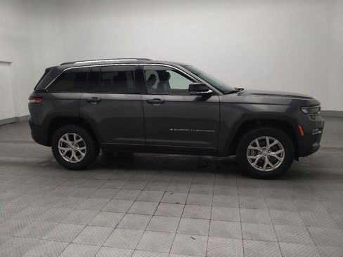 Used 2022 Jeep Grand Cherokee Limited image 11