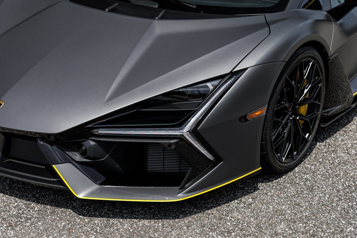 Used 2025 Lamborghini Revuelto AWD/4WD image 45