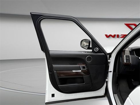 Used 2017 Land Rover Range Rover HSE image 25