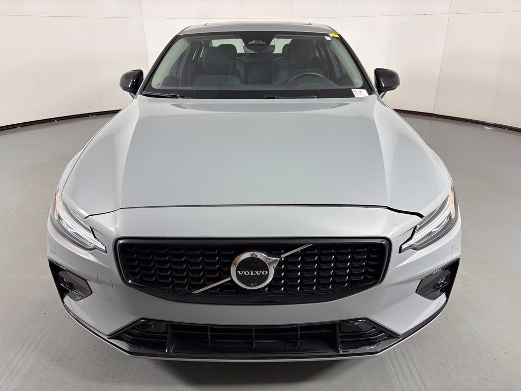 Used 2025 Volvo S60 B5 Plus FWD image 3