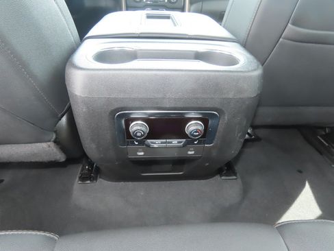 Used 2022 Chevrolet Suburban High Country RWD image 20