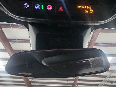 Used 2025 Chevrolet Equinox LT image 24