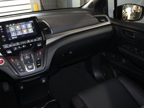 Certified 2024 Honda Odyssey Sport image 27
