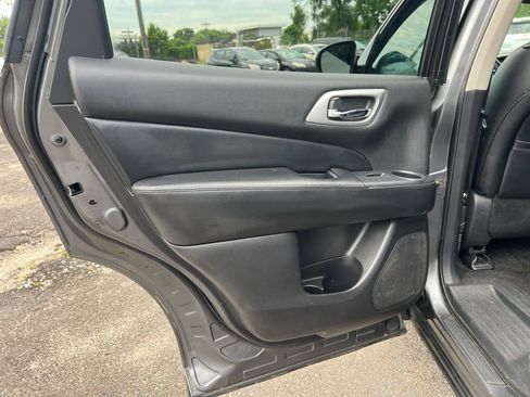 Used 2015 Nissan Pathfinder SL AWD/4WD image 16