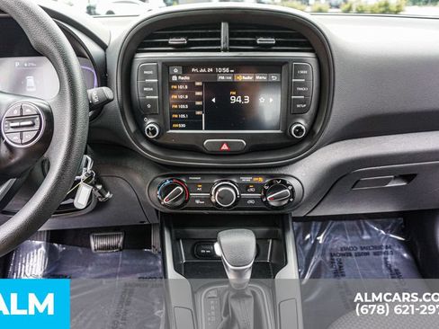 Used 2025 Kia Soul LX w/ LX Technology Package FWD image 38