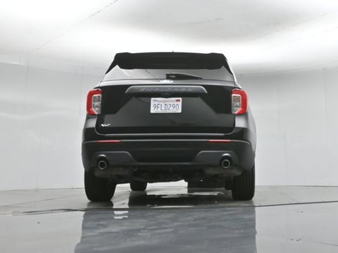 Used 2022 Ford Explorer XLT w/ Equipment Group 202A RWD image 8