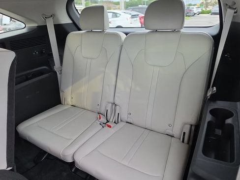 Certified 2025 Kia Sorento S FWD image 12