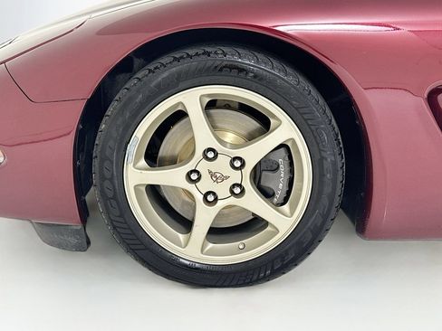 Used 2003 Chevrolet Corvette Coupe w/ Preferred Equipment Group RWD image 27