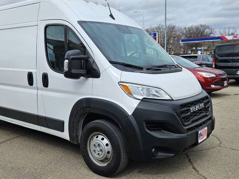 Used 2023 RAM ProMaster 2500 FWD image 3