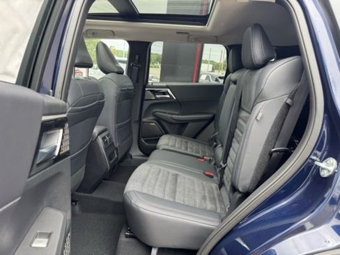 New 2025 Mitsubishi Outlander SEL image 12