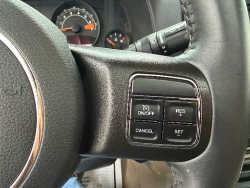 Used 2017 Jeep Patriot High Altitude image 16