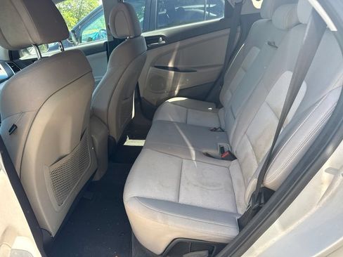 Used 2016 Hyundai Tucson SE w/ Option Group 02 FWD image 6