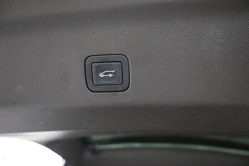 Used 2026 GMC Yukon XL Elevation AWD/4WD image 14