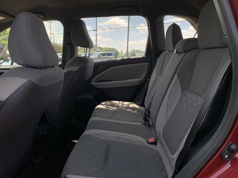 Used 2025 Subaru Forester w/ Convenience Package #1 AWD/4WD image 32