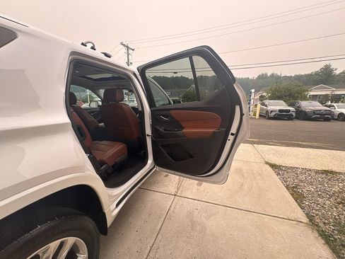 Used 2021 Chevrolet Traverse High Country w/ LPO, Floor Liner Package AWD/4WD image 67