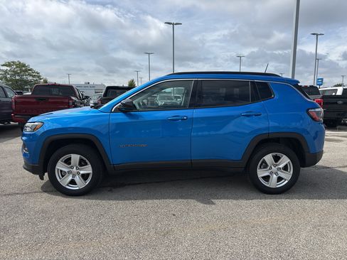 Used 2022 Jeep Compass Latitude w/ Convenience Group AWD/4WD image 6
