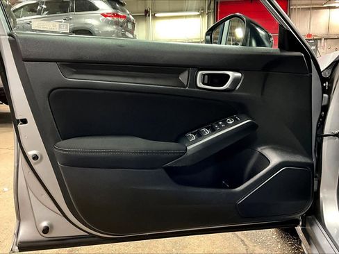 Used 2023 Honda Civic Sport image 19