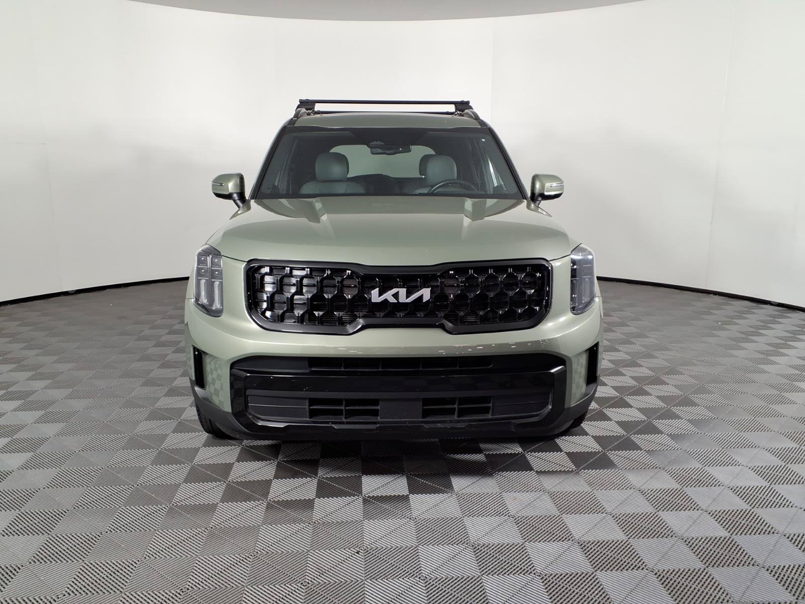 Used 2024 Kia Telluride EX X-Line AWD/4WD image 2