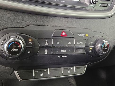 Used 2017 Kia Sorento LX w/ LX Convenience Package image 20