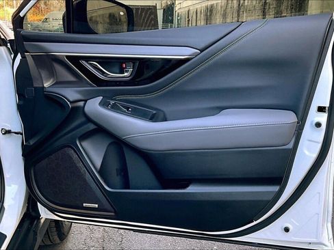 Certified 2025 Subaru Outback Onyx Edition w/ Tech Package 2 image 14