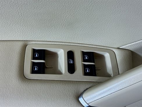 Used 2019 Volkswagen Passat 2.0T Wolfsburg w/ Wheels & Sunroof Package image 24