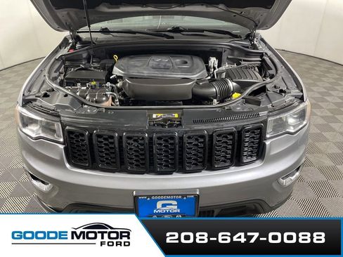 Used 2021 Jeep Grand Cherokee Laredo AWD/4WD image 24