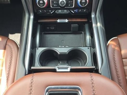 Used 2023 GMC Yukon Denali Ultimate AWD/4WD image 47