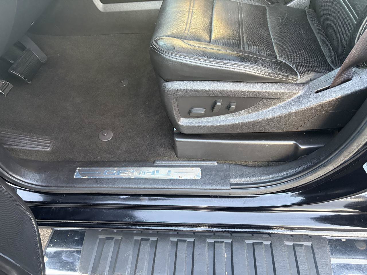 Used 2015 GMC Sierra 3500 Denali w/ Duramax Plus Package AWD/4WD image 17