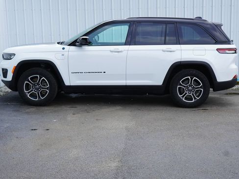 Used 2022 Jeep Grand Cherokee Trailhawk AWD/4WD image 3