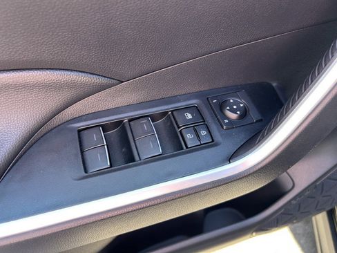 Used 2024 Toyota RAV4 XLE w/ Convenience Package image 21