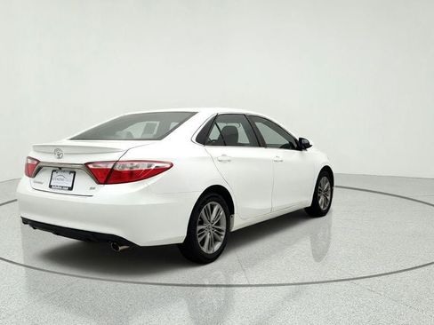 Used 2015 Toyota Camry SE FWD image 5