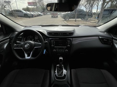 Used 2021 Nissan Rogue Sport S image 10