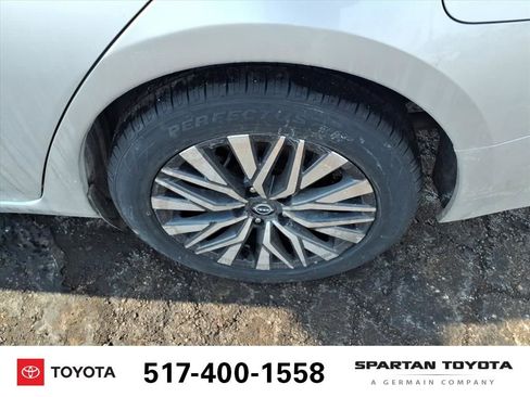 Used 2024 Nissan Altima 2.5 SV image 10